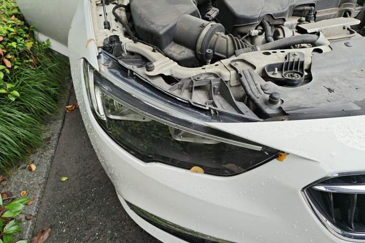 Used Buick Regal 2019 20T Elite Version China VI Standard Right Front Headlight