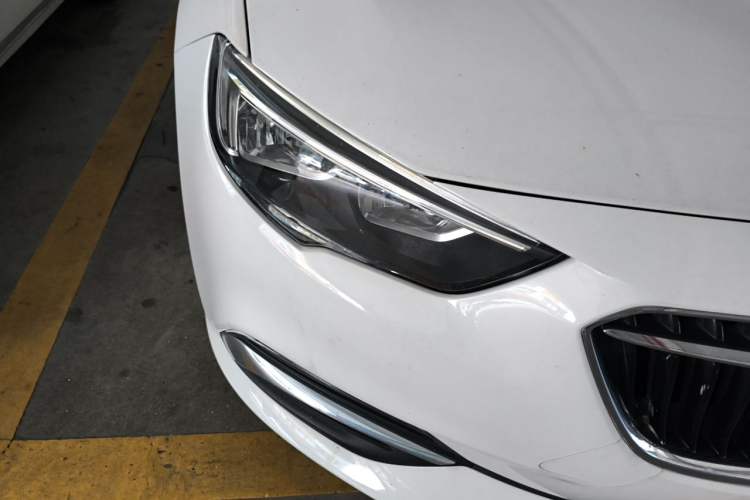 Used Buick Regal 2019 20T Elite Version China VI Standard Right Front Headlight