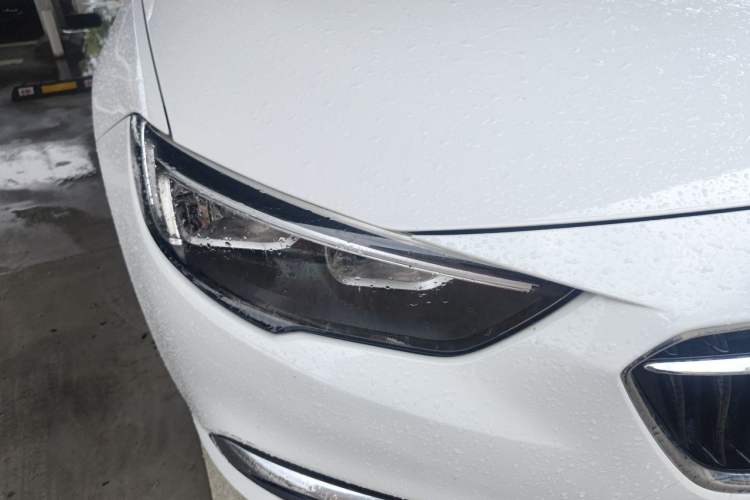 Used Buick Regal 2019 20T Elite Version China V Standard Right Front Headlight