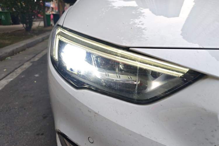 Used Buick Regal 2019 Revised 20T Luxury Version China VI Standard Right Front Headlight