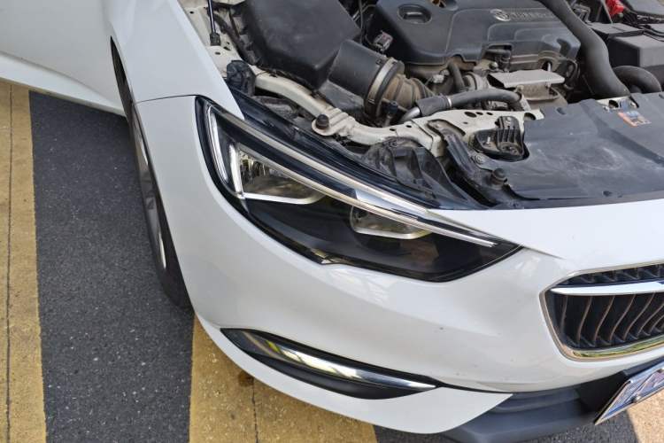 Used Buick Regal 2019 20T Elite Version China VI Standard Right Front Headlight