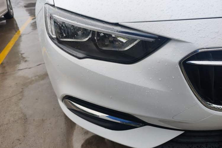 Used Buick Regal 2019 20T Elite Version China VI Standard Right Front Headlight