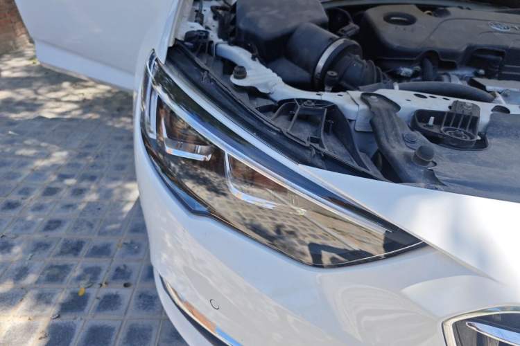 Used Buick Regal 2019 Revised 20T Luxury Version China VI Standard Right Front Headlight