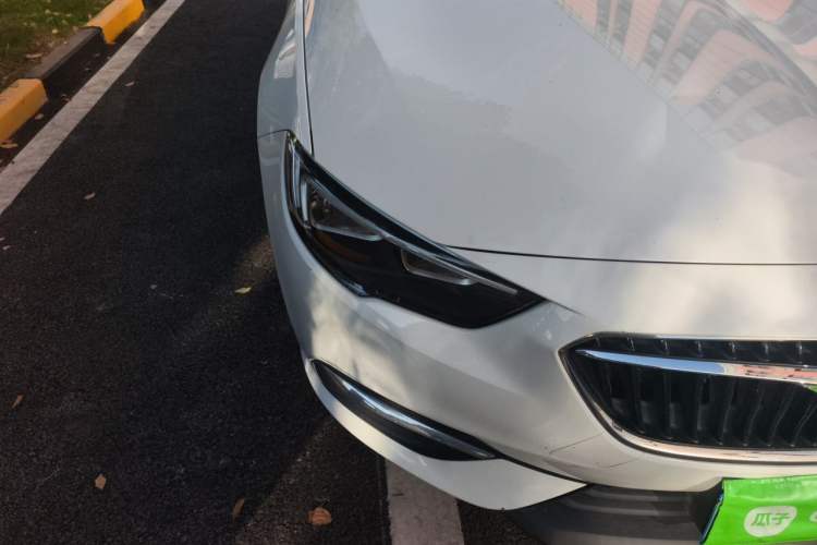 Used Buick Regal 2019 20T Elite Version China VI Standard Right Front Headlight