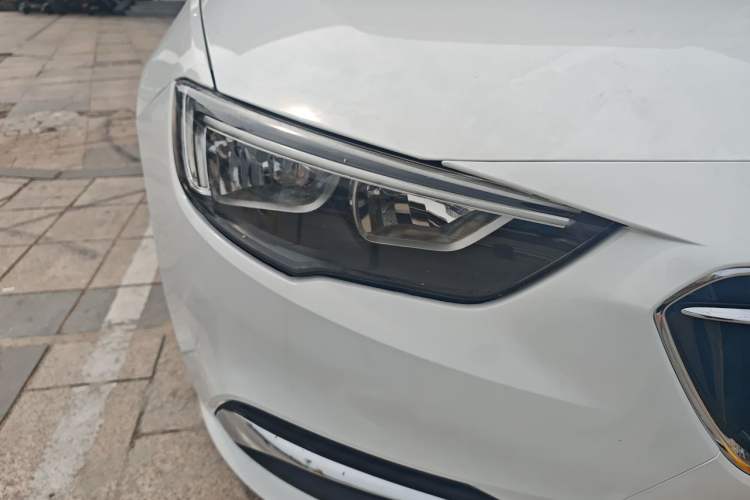 Used Buick Regal 2019 20T Elite Version China VI Standard Right Front Headlight