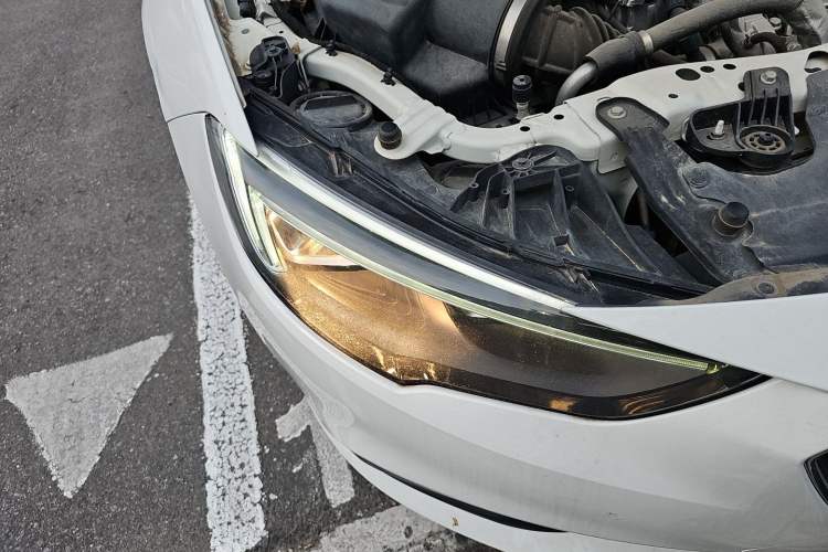 Used Buick Regal 2019 20T Elite Version China VI Standard Right Front Headlight