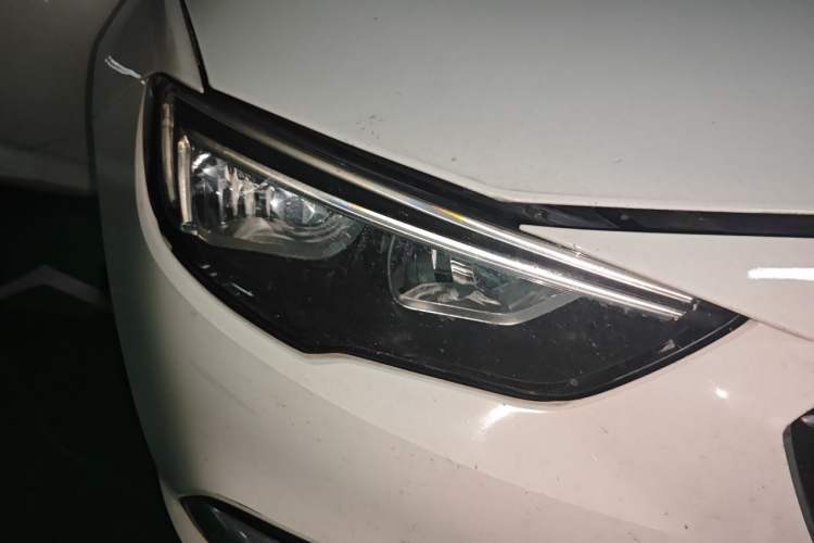 Used Buick Regal 2019 20T Elite Version China VI Standard Right Front Headlight