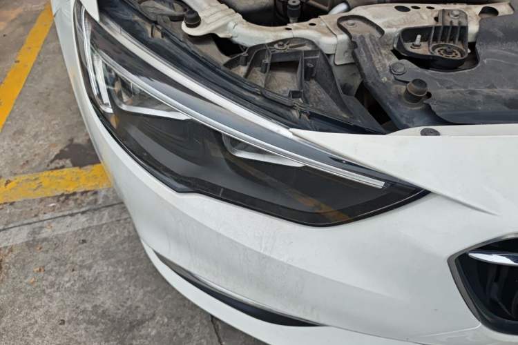 Used Buick Regal 2019 20T Elite Version China VI Standard Right Front Headlight