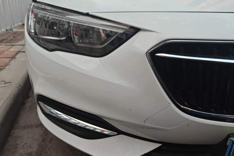 Used Buick Regal 2019 20T Elite Version China VI Standard Right Front Headlight