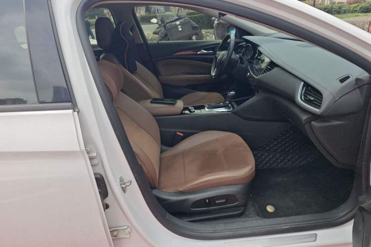 Used Buick Regal 2019 20T Elite Version China V Standard Right Front Seat