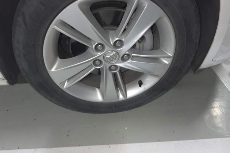 Used Buick Regal 2019 20T Elite Version China VI Standard Right Front Wheel Hub