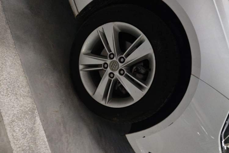 Used Buick Regal 2019 20T Elite Version China VI Standard Right Front Wheel Hub