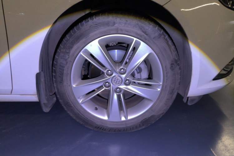 Used Buick Regal 2019 Revised 20T Luxury Version China VI Standard Right Front Wheel Hub