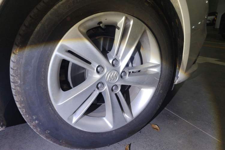 Used Buick Regal 2019 20T Elite Version China VI Standard Right Front Wheel Hub