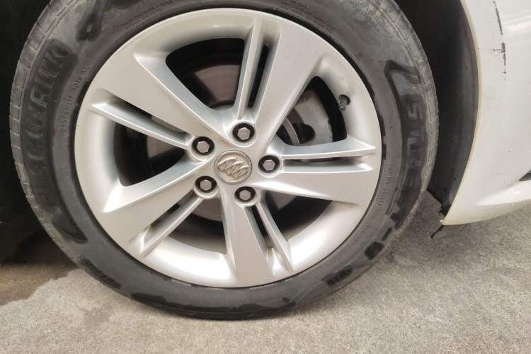 Used Buick Regal 2019 20T Elite Version China VI Standard Right Front Wheel Hub