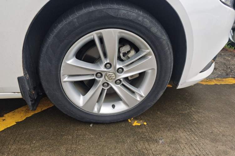 Used Buick Regal 2019 20T Elite Version China VI Standard Right Front Wheel Hub