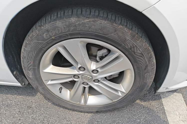 Used Buick Regal 2019 20T Elite Version China VI Standard Right Front Wheel Hub