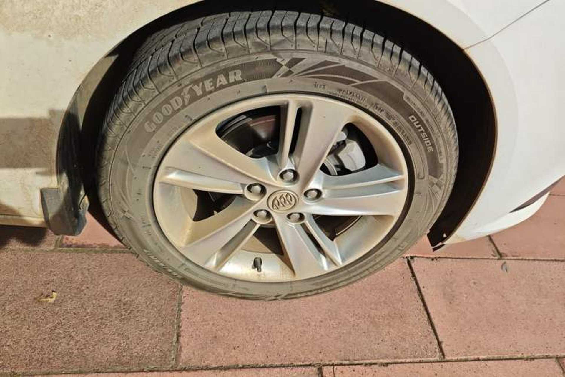 Used Buick Regal 2019 20T Elite Version China VI Standard Right Front Wheel Hub