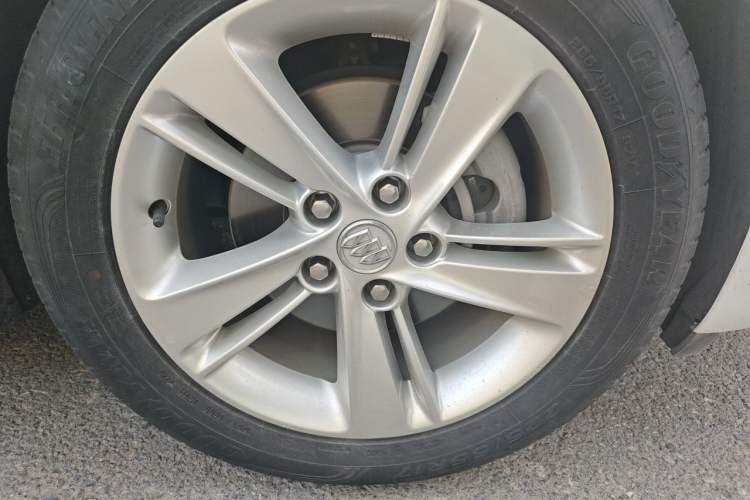 Used Buick Regal 2019 20T Elite Version China VI Standard Right Front Wheel Hub