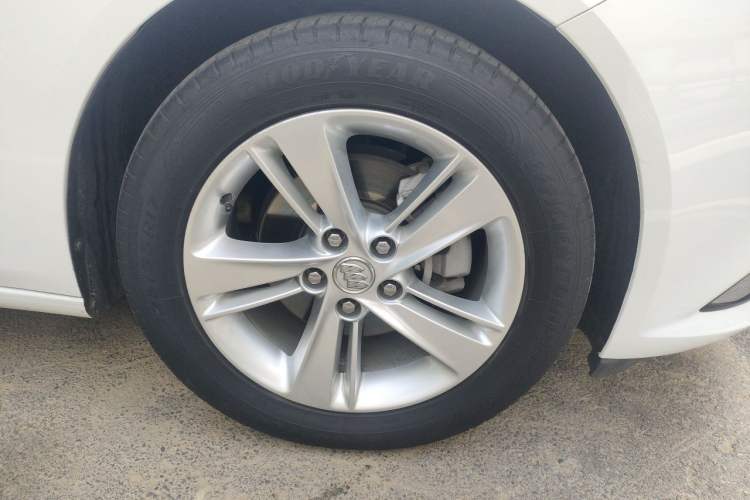 Used Buick Regal 2019 20T Elite Version China VI Standard Right Front Wheel Hub