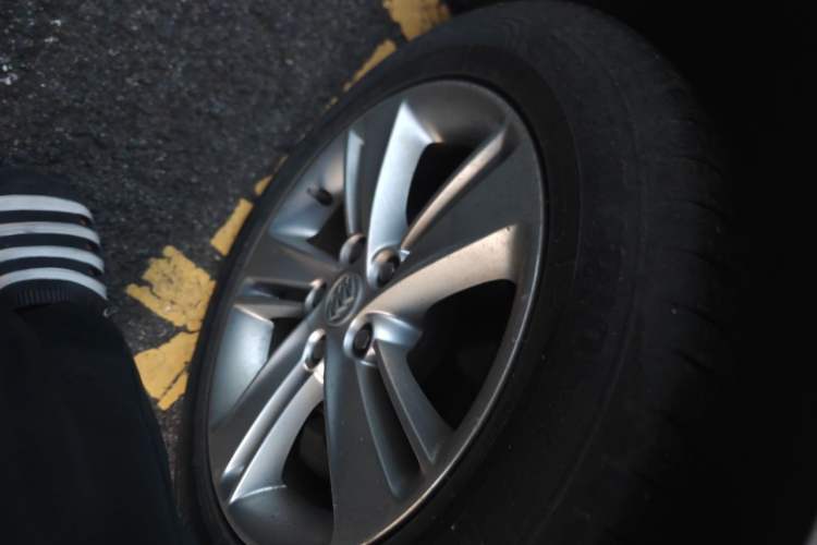 Used Buick Regal 2019 20T Elite Version China VI Standard Right Front Wheel Hub