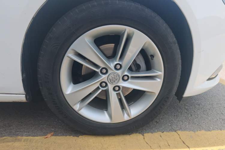 Used Buick Regal 2019 20T Elite Version China VI Standard Right Front Wheel Hub