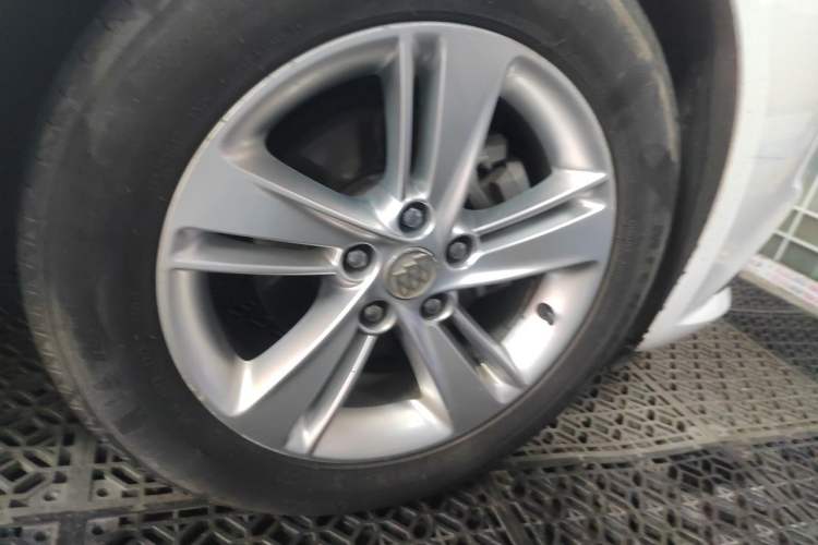 Used Buick Regal 2019 20T Elite Version China VI Standard Right Front Wheel Hub