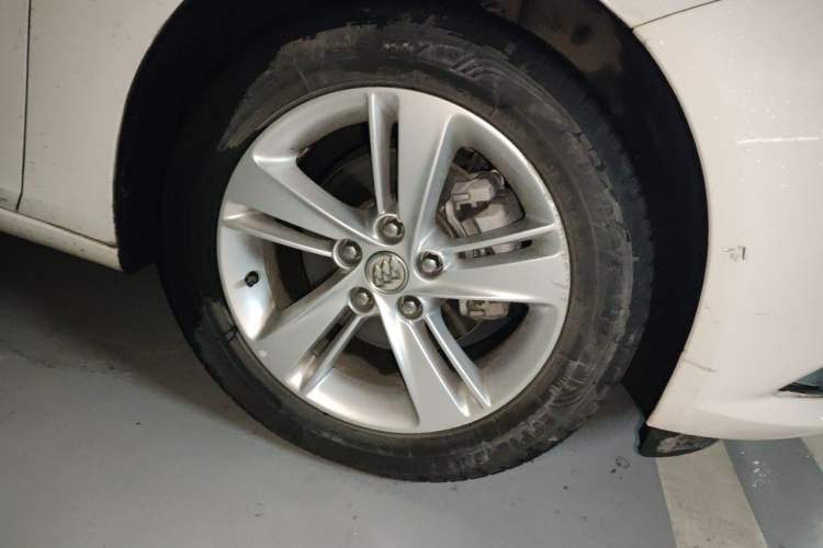 Used Buick Regal 2019 20T Elite Version China VI Standard Right Front Wheel Hub