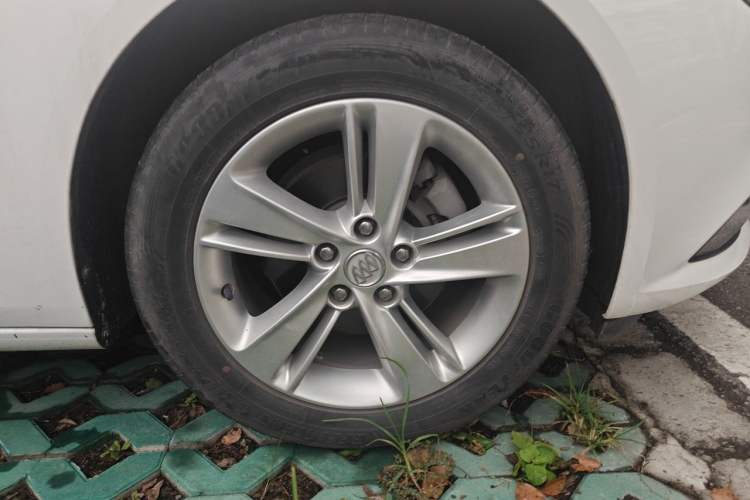 Used Buick Regal 2019 20T Elite Version China VI Standard Right Front Wheel Hub