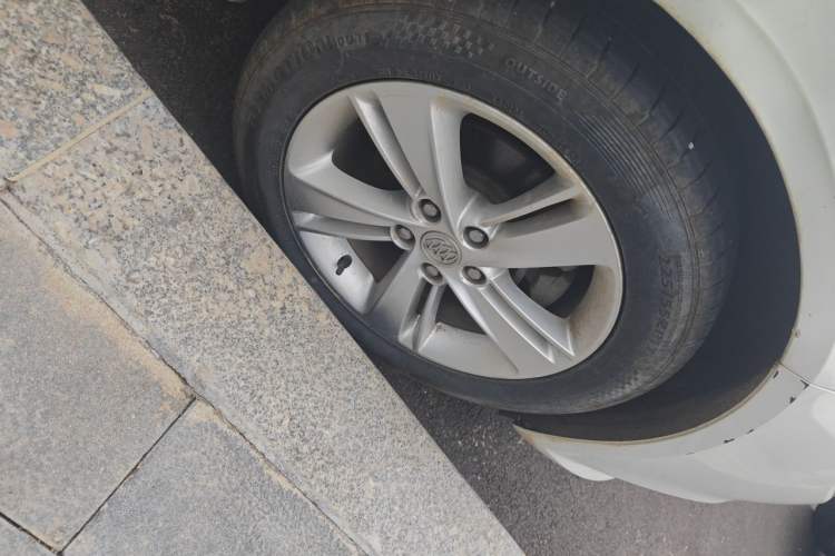 Used Buick Regal 2019 20T Elite Version China VI Standard Right Front Wheel Hub