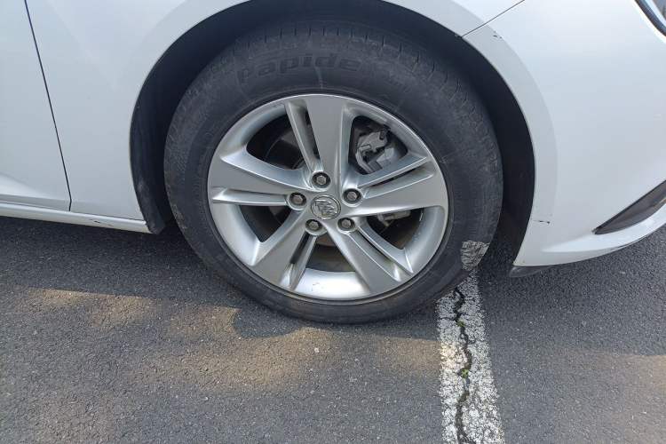 Used Buick Regal 2019 20T Elite Version China VI Standard Right Front Wheel Hub