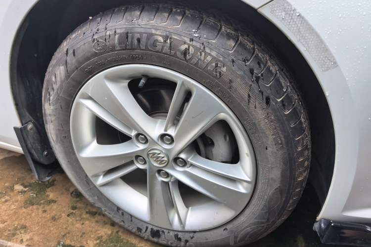 Used Buick Regal 2019 20T Elite Version China VI Standard Right Front Wheel Hub