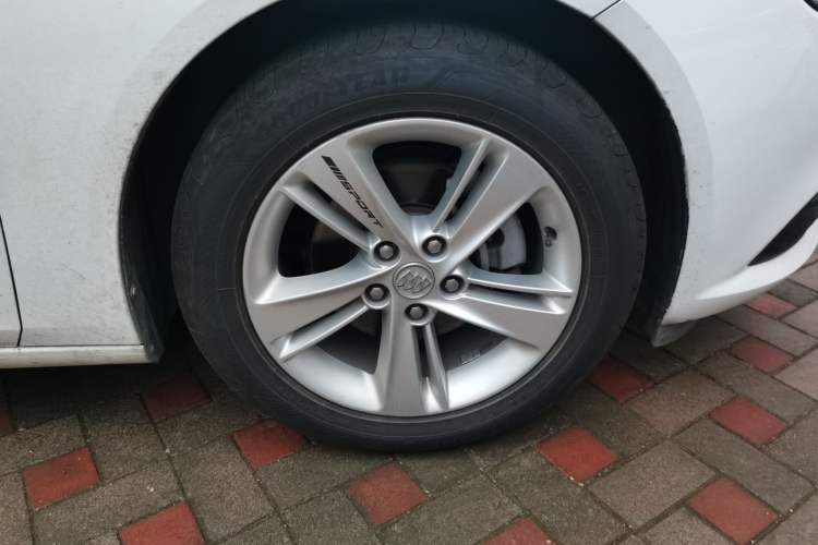 Used Buick Regal 2019 20T Elite Version China VI Standard Right Front Wheel Hub