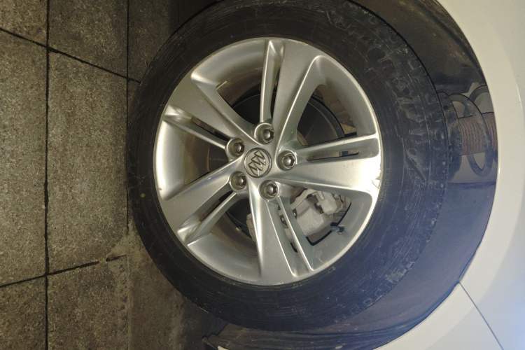 Used Buick Regal 2019 20T Elite Version China VI Standard Right Front Wheel Hub