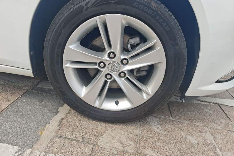 Used Buick Regal 2019 20T Elite Version China VI Standard Right Front Wheel Hub