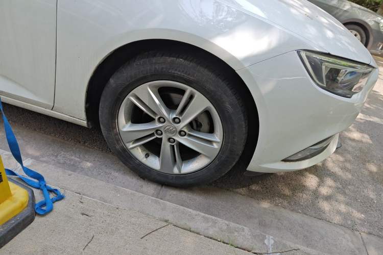 Used Buick Regal 2019 20T Elite Version China VI Standard Right Front Wheel Hub