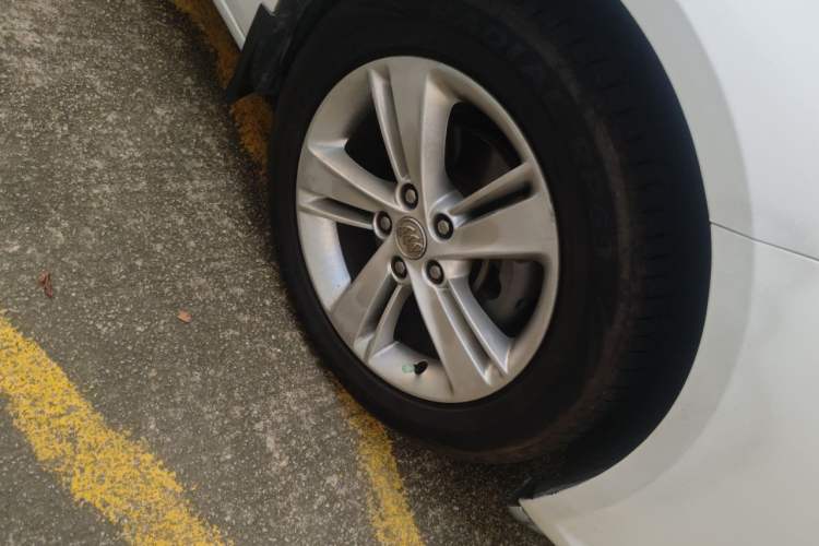 Used Buick Regal 2019 20T Elite Version China VI Standard Right Front Wheel Hub