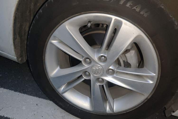 Used Buick Regal 2019 20T Elite Version China VI Standard Right Front Wheel Hub