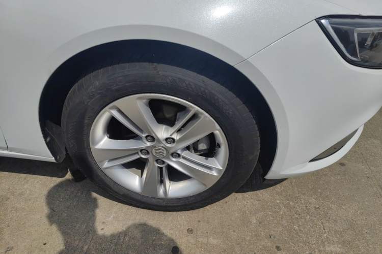 Used Buick Regal 2019 20T Elite Version China VI Standard Right Front Wheel Hub