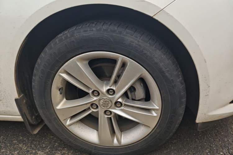 Used Buick Regal 2019 20T Elite Version China VI Standard Right Front Wheel Hub
