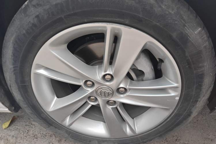 Used Buick Regal 2019 20T Elite Version China VI Standard Right Front Wheel Hub