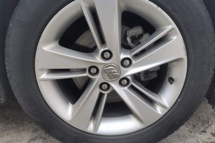 Used Buick Regal 2019 20T Elite Version China VI Standard Right Front Wheel Hub