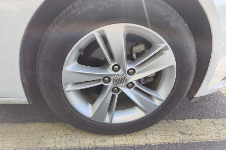 Used Buick Regal 2019 20T Elite Version China VI Standard Right Front Wheel Hub