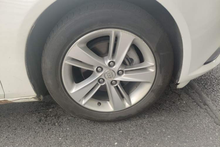 Used Buick Regal 2019 20T Elite Version China VI Standard Right Front Wheel Hub