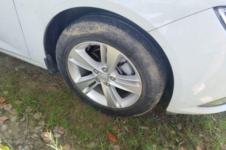 Used Buick Regal 2019 20T Elite Version China VI Standard Right Front Wheel Hub