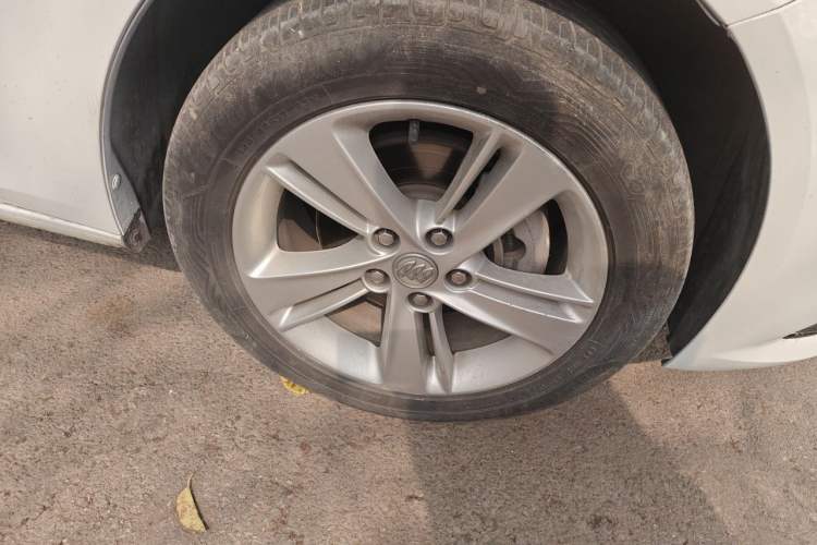 Used Buick Regal 2019 20T Elite Version China VI Standard Right Front Wheel Hub
