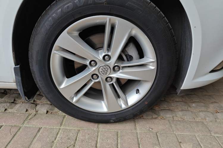 Used Buick Regal 2019 20T Elite Version China VI Standard Right Front Wheel Hub