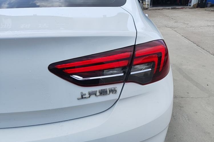 Used Buick Regal 2019 Revised 20T Luxury Version China VI Standard Right Rear Taillight