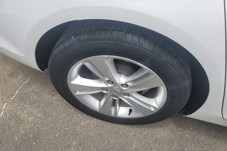 Used Buick Regal 2019 20T Elite Version China VI Standard Right Rear Wheel Hub