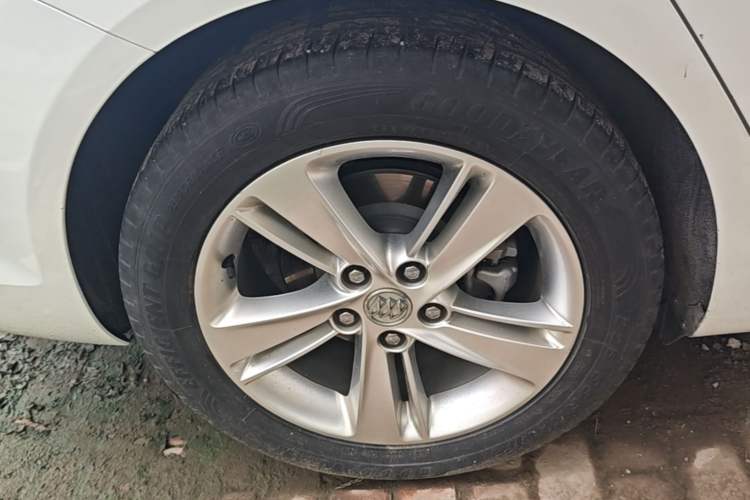 Used Buick Regal 2019 20T Elite Version China VI Standard Right Rear Wheel Hub